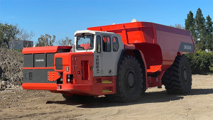 Проведены испытания крупнейшего подземного электрического самосвала Sandvik