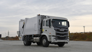 В Кургане выпустили мусоровоз на шасси JAC 