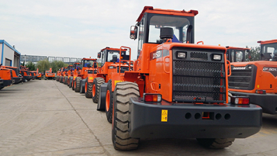 На одной сборочной линии - техника Doosan и DISD. Экскурсия на завод в Китай