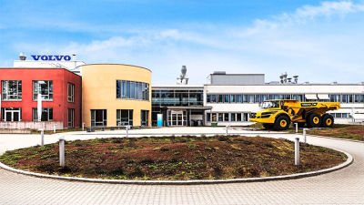 Успеть за 42 минуты. Как собирают самосвалы Volvo в Браасе?