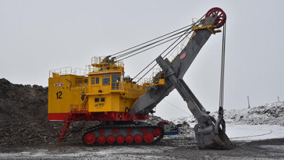 Северная версия. "Уралмашзавод" доработает популярную модель экскаватора