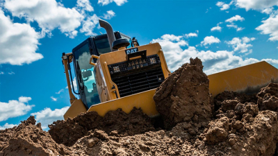 Сокращение продаж техники Caterpillar частично компенсировано ростом цен