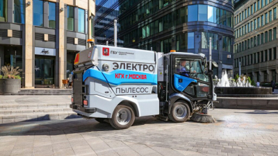 52 электрические подметально-уборочные машины уже работают в Москве