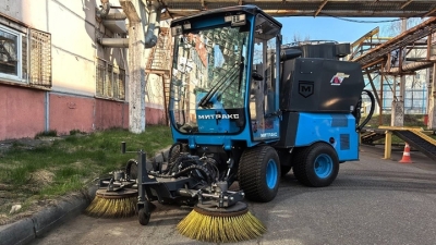 В Москве представлена новая вакуумная уборочная машина ВПУМ-1090