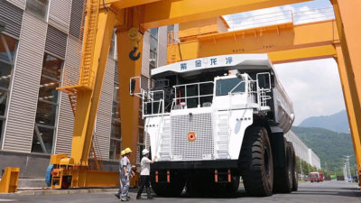 В Китае представили электрический карьерный самосвал ZL230E массой 350 тонн