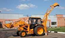Новый экскаватор-погрузчик A LEX 3E со смещаемой осью копания